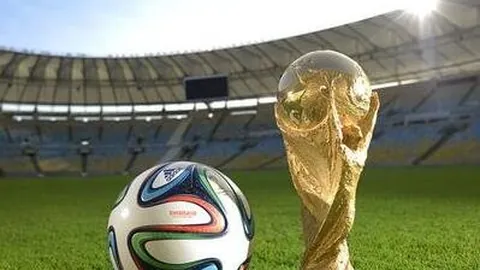 10月27日凌晨3点西甲第11轮高潮迭起：巴塞罗那客场以4-0完胜皇家马德里！莱万下半场双响，亚马尔建功，拉菲尼亚助阵成就胜利。[赛事详情]