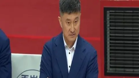 [图]布朗尼首秀得17分 勇士遭遇58分惨败